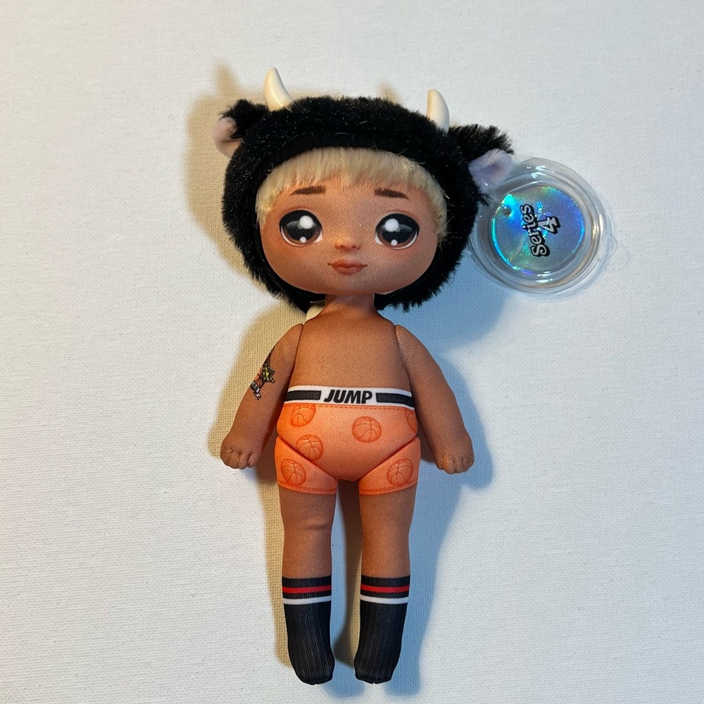 Na Na Na Surprise Doll Tommy Toro Red Malibu Bull Basketball Doll